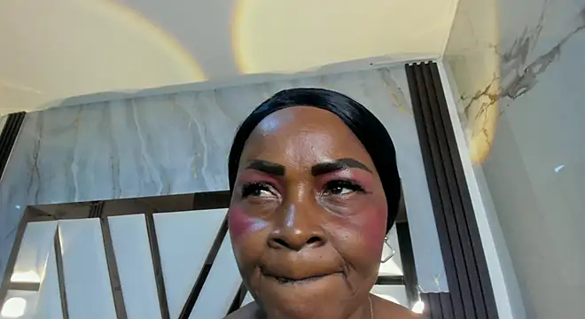 lola hornei online show from November 12, 11:32 am