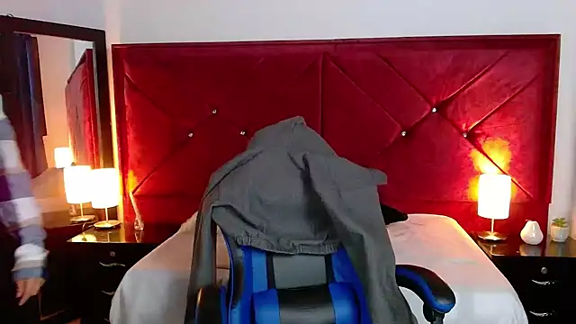 Snapshot of Julietacollins06 chatting on January 18, 1:04 pm Julietacollins06 online show from January 18, 1:04 pm