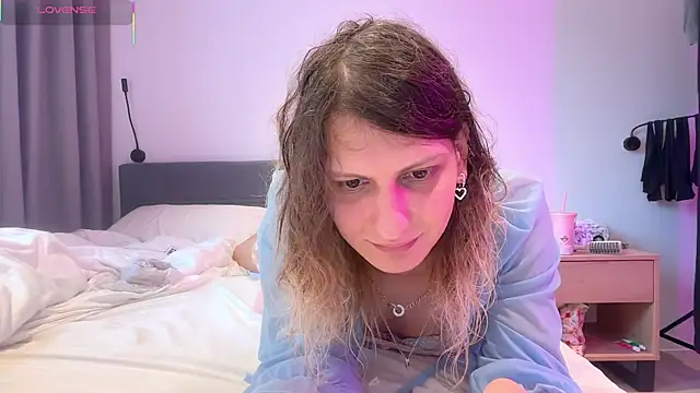 Alice Pinkhead online show from October 24, 8:44 am