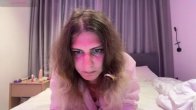 Snapshot of Alice_Pinkhead chatting on December 23, 6:00 am Alice Pinkhead online show from December 23, 6:00 am