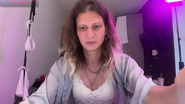 Snapshot of Alice_Pinkhead chatting on February 2, 9:30 am Alice Pinkhead online show from February 2, 9:30 am