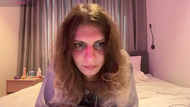 Snapshot of Alice_Pinkhead chatting on February 20, 8:16 am Alice Pinkhead online show from February 20, 8:16 am