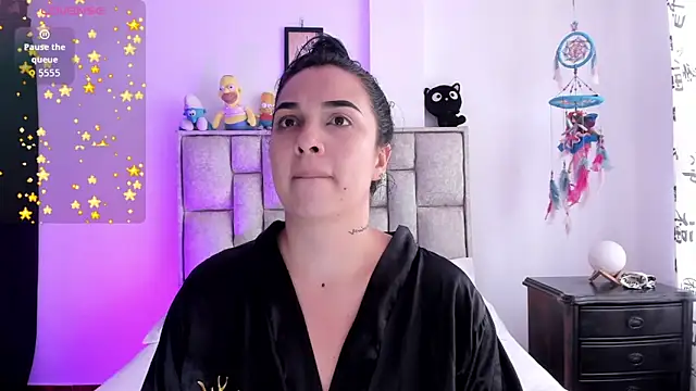 brianaGuzman online show from November 16, 6:24 pm