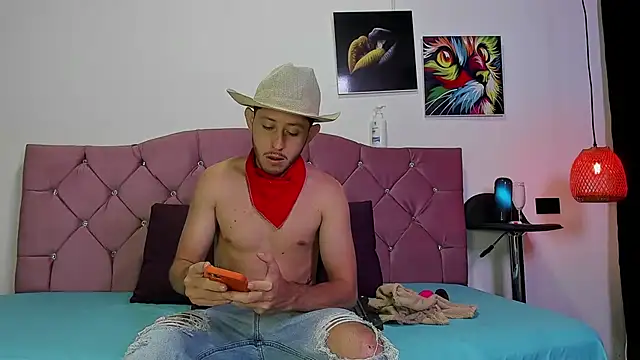 Snapshot of louis_bcasta1 chatting on February 7, 11:12 am louis bcasta1 online show from February 7, 11:12 am