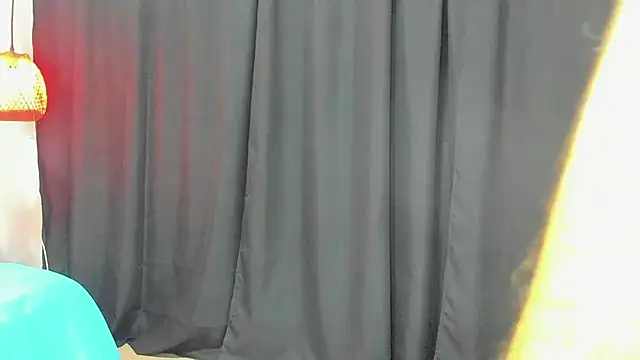 Snapshot of louis_bcasta1 chatting on February 10, 11:04 am louis bcasta1 online show from February 10, 11:04 am