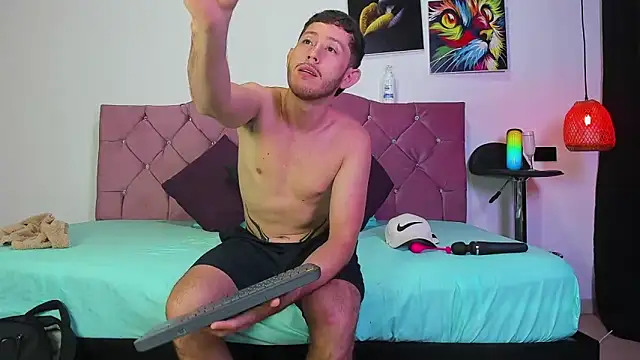 Snapshot of louis_bcasta1 chatting on February 22, 11:02 am louis bcasta1 online show from February 22, 11:02 am