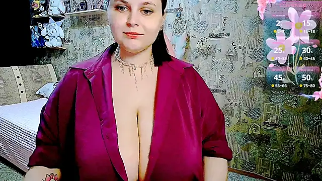 WhisperInTheDarkk online show from July 28, 9:03 pm