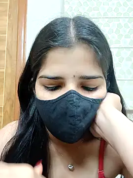 Snapshot of aaliya_bhattt chatting on February 12, 9:10 am aaliya bhattt online show from February 12, 9:10 am