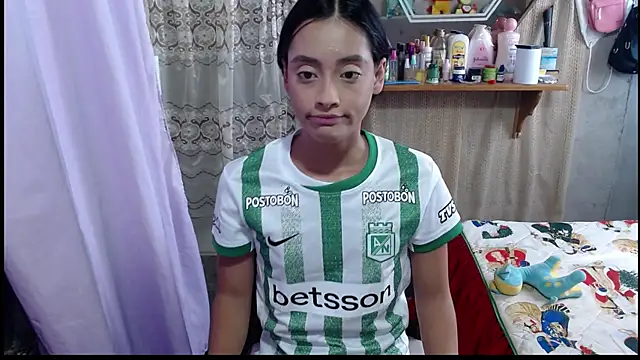 Lunawillis online show from December 17, 6:58 pm