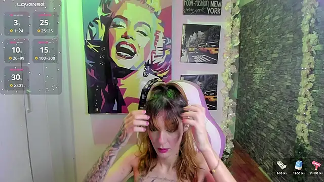 Snapshot of katt__black__ chatting on September 30, 8:58 pm katt black online show from September 30, 8:58 pm