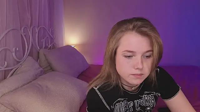 Snapshot of mary_ton chatting on November 20, 5:29 am mary ton online show from November 20, 5:29 am