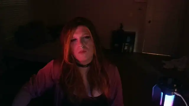 Snapshot of EmberLee chatting on February 27, 3:36 am EmberLee online show from February 27, 3:36 am