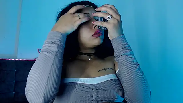 lily jamesx online show from November 28, 1:36 pm