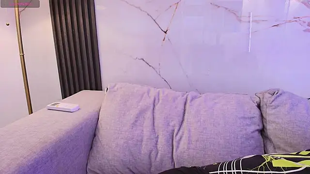 EvaHalsey online show from September 12, 8:31 pm