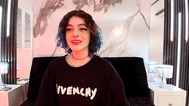 EvaHalsey online show from October 21, 7:36 pm