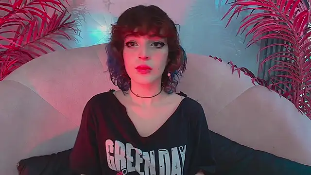 EvaHalsey online show from November 6, 7:59 pm