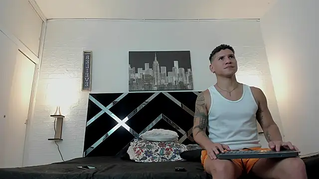 nakedfoam1 online show from November 18, 5:01 am