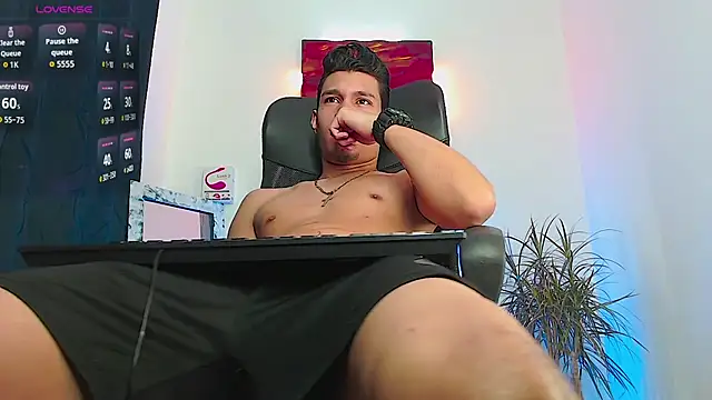 Snapshot of dirtyboy_23 chatting on October 15, 5:07 am dirtyboy 23 online show from October 15, 5:07 am