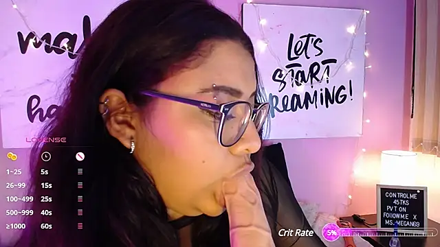 Snapshot of MeghanBurn chatting on March 1, 1:32 am MeghanBurn online show from March 1, 1:32 am