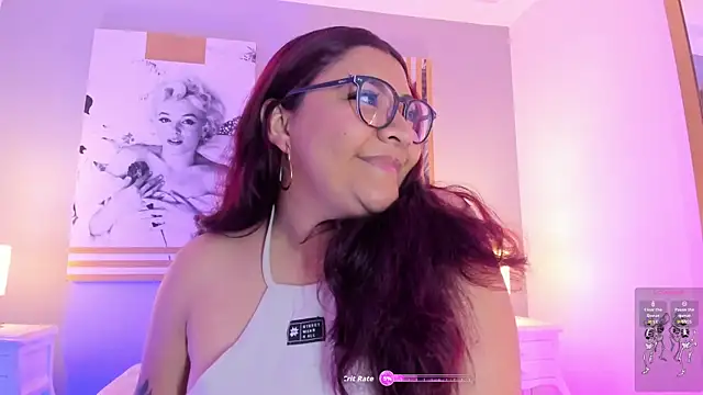 Snapshot of MeghanBurn chatting on November 19, 12:27 pm MeghanBurn online show from November 19, 12:27 pm