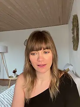 Milla  one online show from January 30, 11:11 am