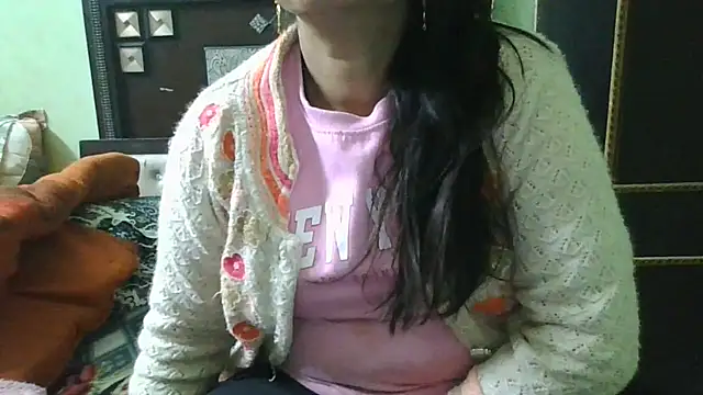 Snapshot of couplesuni chatting on January 16, 10:19 am couplesuni online show from January 16, 10:19 am