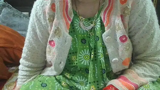 Snapshot of couplesuni chatting on February 3, 10:42 am couplesuni online show from February 3, 10:42 am