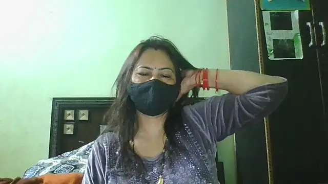 Snapshot of couplesuni chatting on February 11, 5:01 am couplesuni online show from February 11, 5:01 am