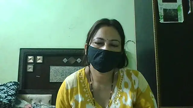 Snapshot of couplesuni chatting on February 24, 11:30 am couplesuni online show from February 24, 11:30 am