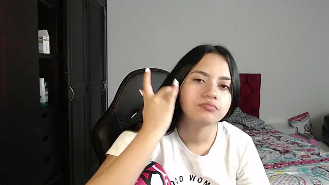 kayla k18 online show from February 8, 9:25 pm