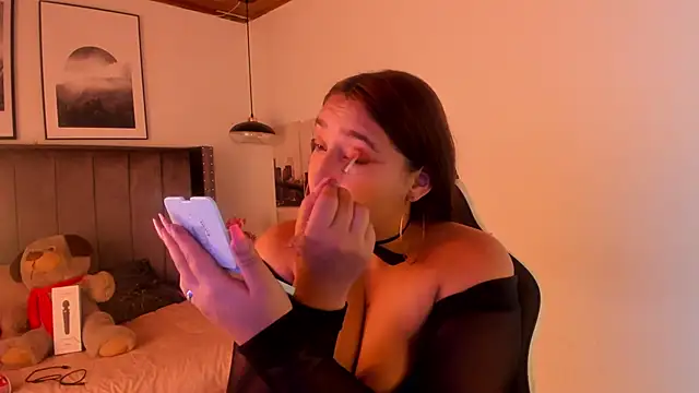 Snapshot of Alaia_Cute chatting on December 31, 3:01 am Alaia Cute online show from December 31, 3:01 am