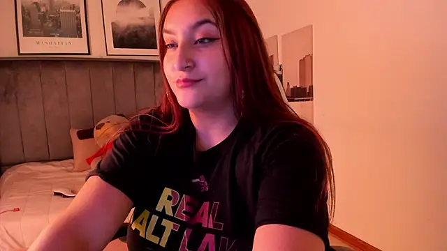 Snapshot of Alaia_Cute chatting on January 9, 5:02 am Alaia Cute online show from January 9, 5:02 am