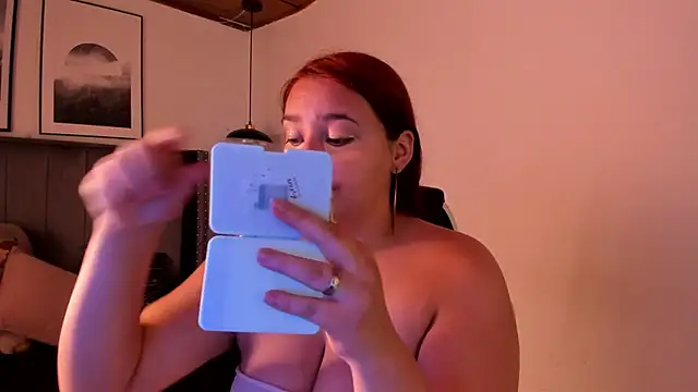 Snapshot of Alaia_Cute chatting on January 11, 2:41 am Alaia Cute online show from January 11, 2:41 am
