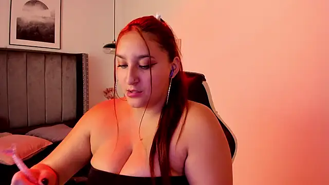 Snapshot of Alaia_Cute chatting on February 4, 9:38 am Alaia Cute online show from February 4, 9:38 am