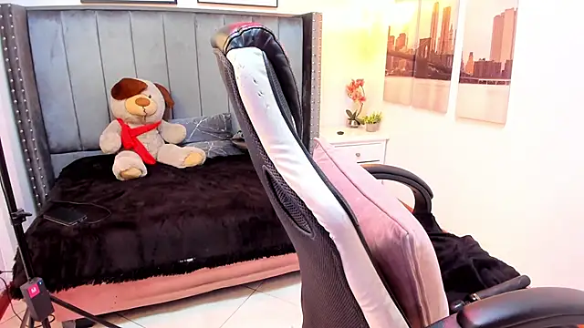Snapshot of Alaia_Cute chatting on March 11, 8:52 am Alaia Cute online show from March 11, 8:52 am
