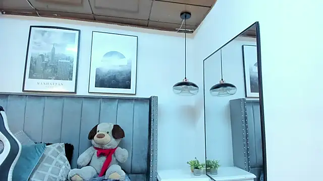 Alaia Cute online show from December 2, 4:40 am