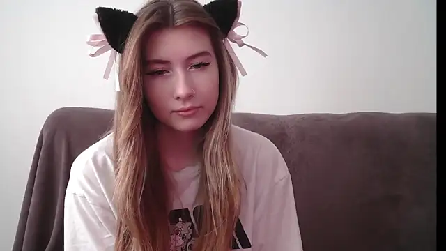 ErikaShyy online show from December 12, 10:45 am