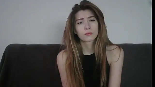 ErikaShyy online show from January 14, 1:28 pm