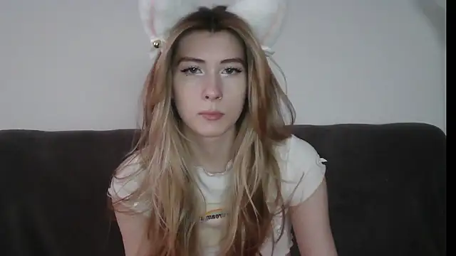 ErikaShyy online show from January 31, 10:52 am