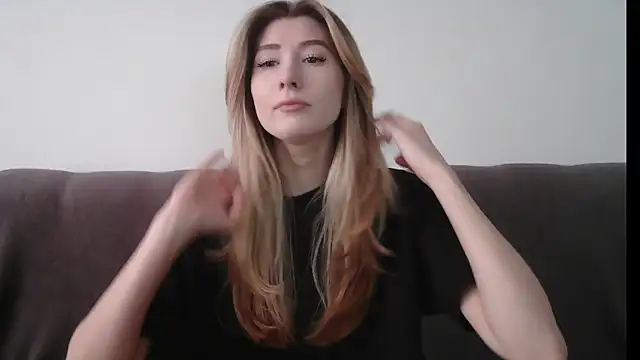 ErikaShyy online show from February 6, 10:15 am