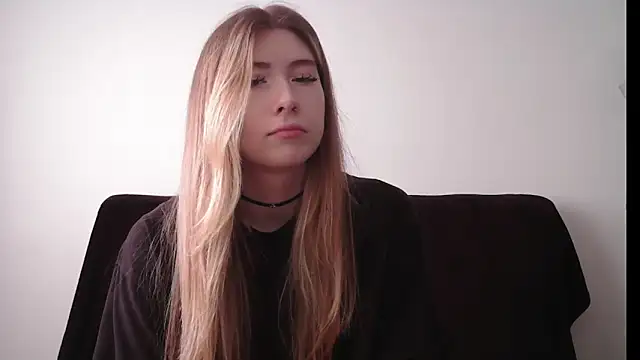 ErikaShyy online show from September 25, 10:30 am