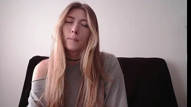 ErikaShyy online show from September 26, 10:19 am