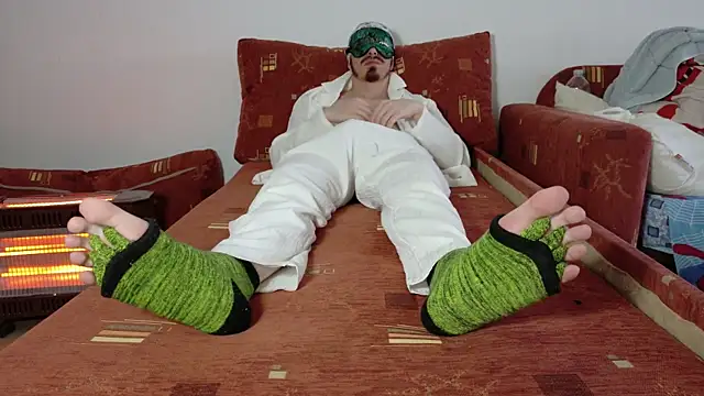 Snapshot of BarefootOmg chatting on February 8, 6:50 am BarefootOmg online show from February 8, 6:50 am