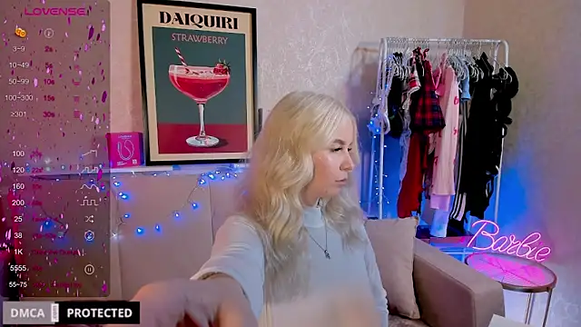 Snapshot of Tasty_booty chatting on November 7, 1:27 am Tasty booty online show from November 7, 1:27 am