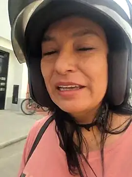 katysquirtdirty online show from September 25, 12:20 pm