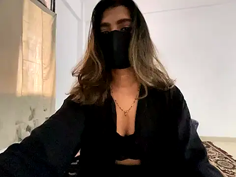 Snapshot of MaYaa__11 chatting on December 4, 1:58 am MaYaa 11 online show from December 4, 1:58 am