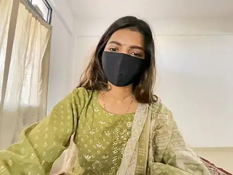 Snapshot of MaYaa__11 chatting on December 16, 3:08 am MaYaa 11 online show from December 16, 3:08 am