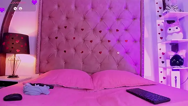 Snapshot of LadyAvalon chatting on February 18, 7:41 pm LadyAvalon online show from February 18, 7:41 pm