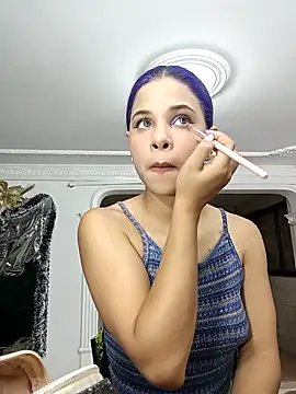 Snapshot of LadyAvalon chatting on December 18, 7:09 pm LadyAvalon online show from December 18, 7:09 pm