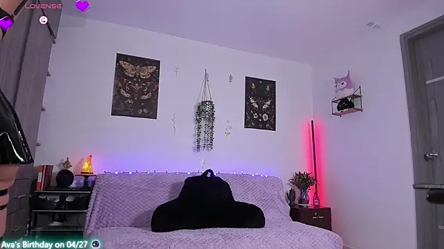 LadyAvalon online show from April 4, 8:39 pm